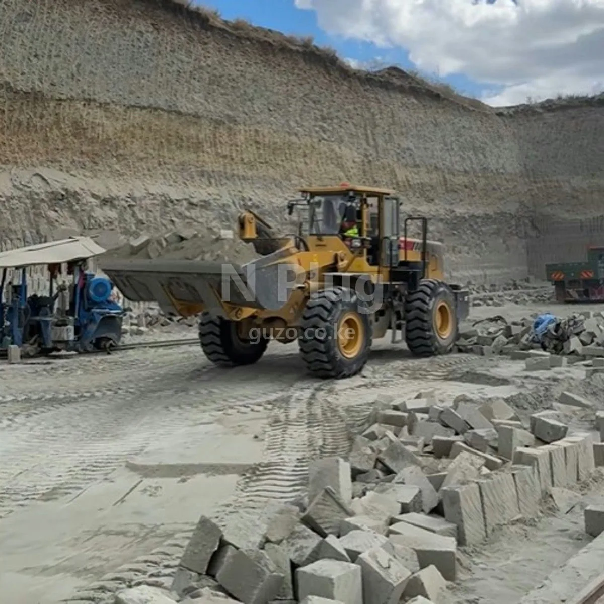 Heli 5 tonne wheel loader for Hire Heli 5 tonne wheel loader for Hire