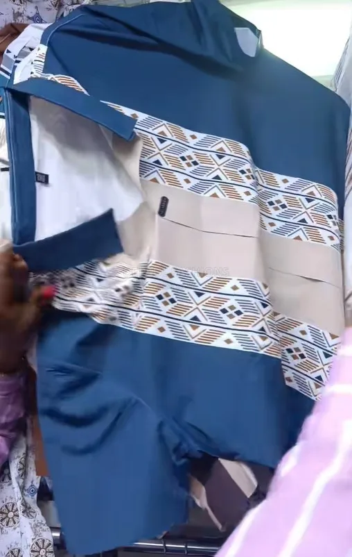 Short-Sleeved Stretcher Silk Shirts in Nairobi, KSh. 1,500 - men's clothing shops in Nairobi