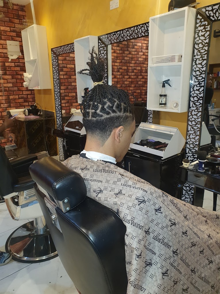 Twisted Scissors Barbershop - Barber Shop in Lavington